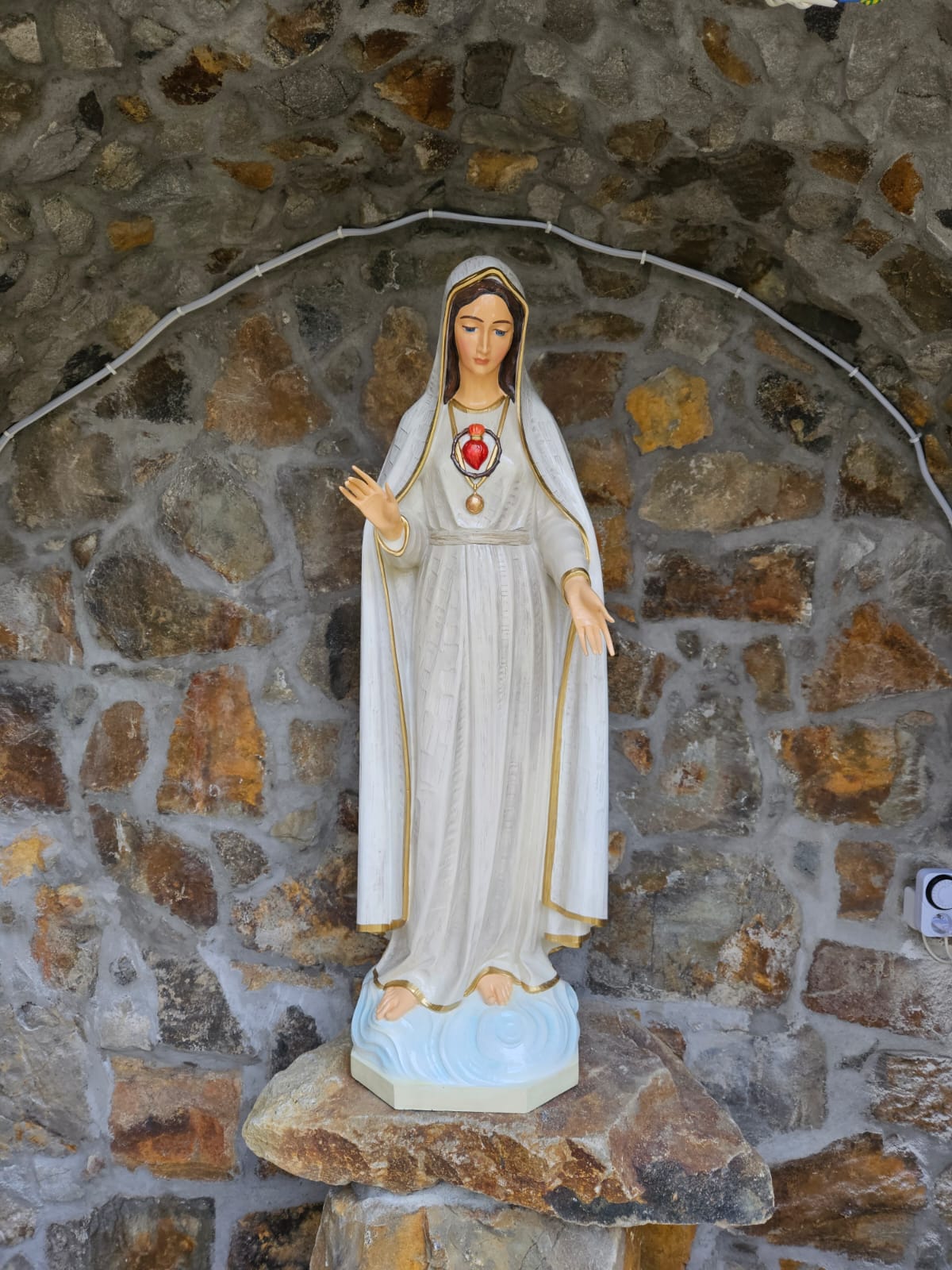 Figury Matki Bożej do kapliczki